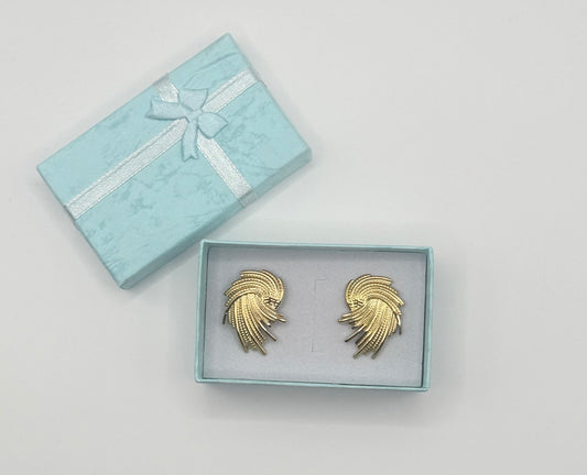 Обeци Aurelia в кутия – изискан златен завършек и подаръчна визия – Aurea бижутерия