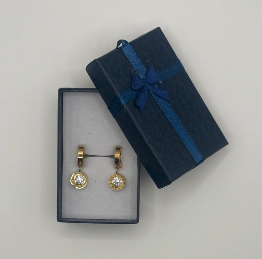 Обeци Aurora в синя кутия – стилен подарък с блясък и характер – Aurea бижутерия