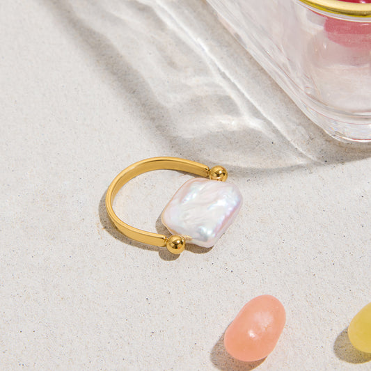 Позлатен дамски пръстен Marelia с квадратна естествена перла