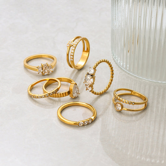 Минималистичен позлатен пръстен с 18K покритие и циркони